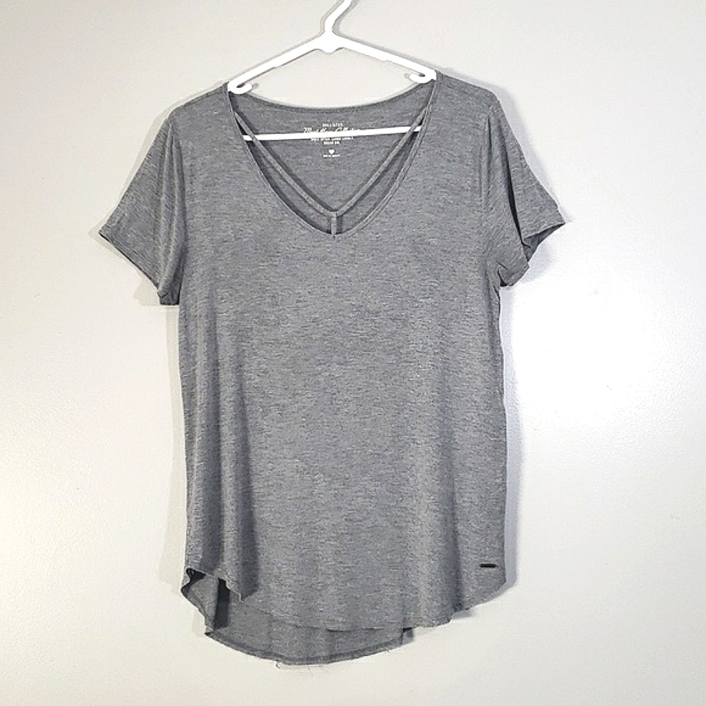 Gray Hollister tee, size M